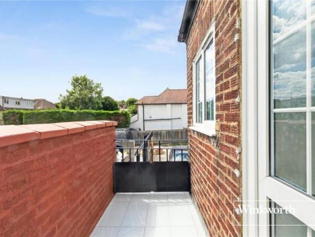Maisonette for rent in Cat Hill