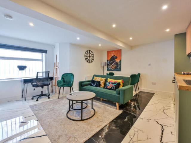 Maisonette for rent in Peckham, Greater London