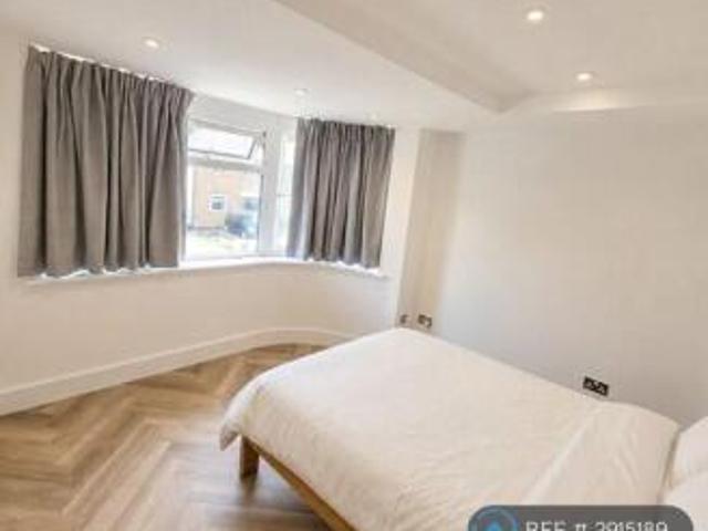 Maisonette for rent in Cat Hill