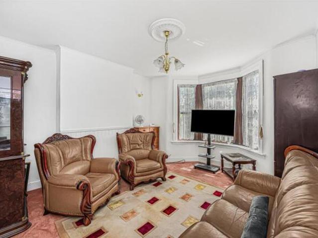 Maisonette for rent in Leyton, Greater London