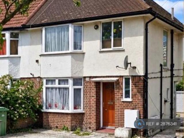 Maisonette for rent in Cat Hill, England