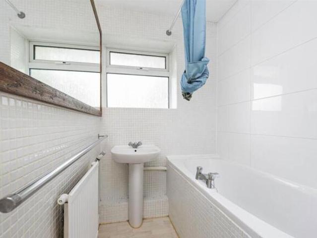 Maisonette for rent in Cat Hill
