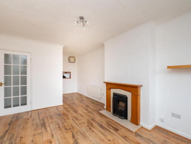 Maisonette for rent in Sutton Green, Woking