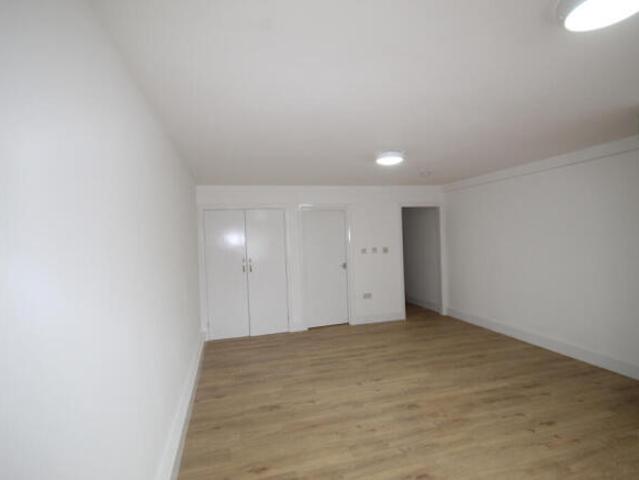 Maisonette for rent in Kingsbury, Greater London