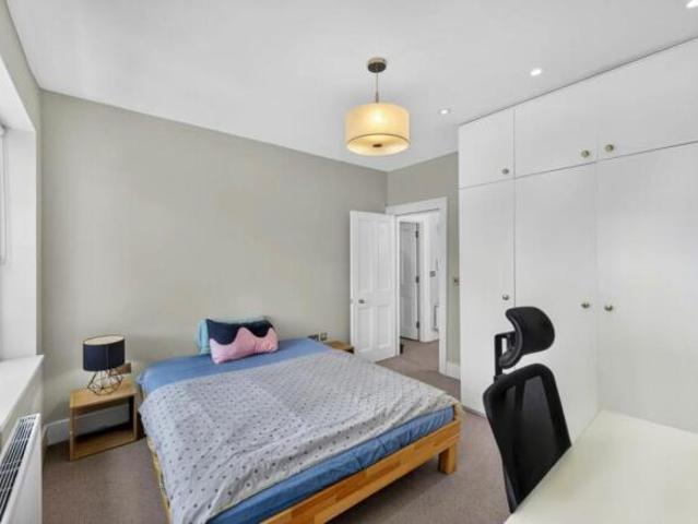 Maisonette for rent in Cat Hill