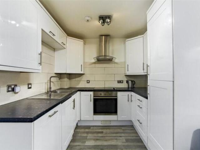 Maisonette for rent in Cat Hill