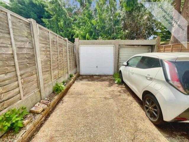 Maisonette for rent