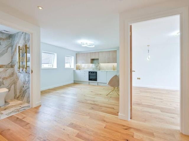 Duplex for rent in Rotherhithe