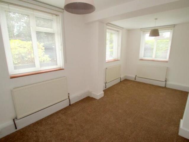 Maisonette for rent in Cat Hill