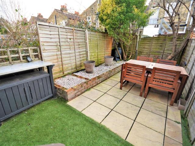 Maisonette for rent in Tooting Graveney, Isle Of Man