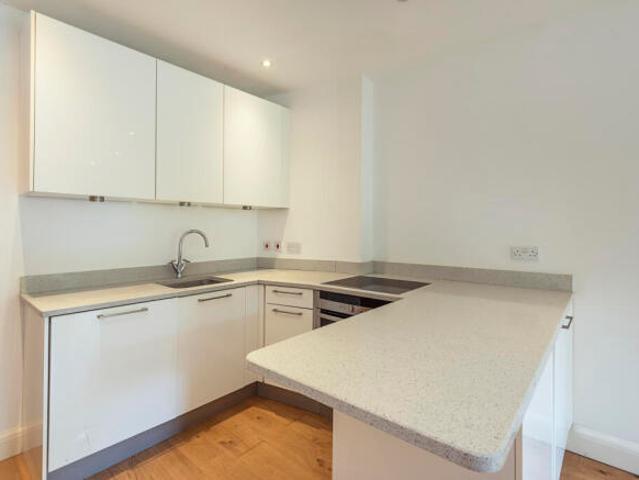 Maisonette for rent in Five Acres, Hertfordshire