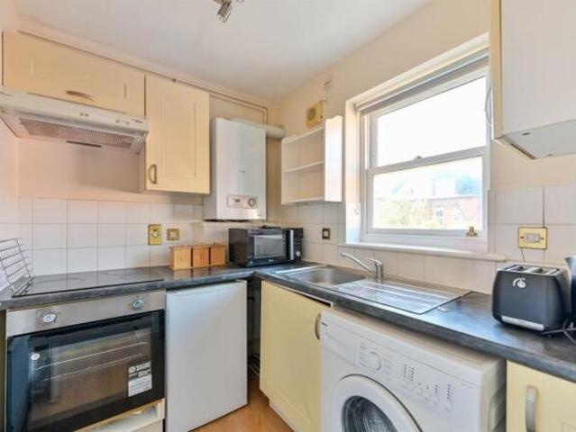 Maisonette for rent in Reading