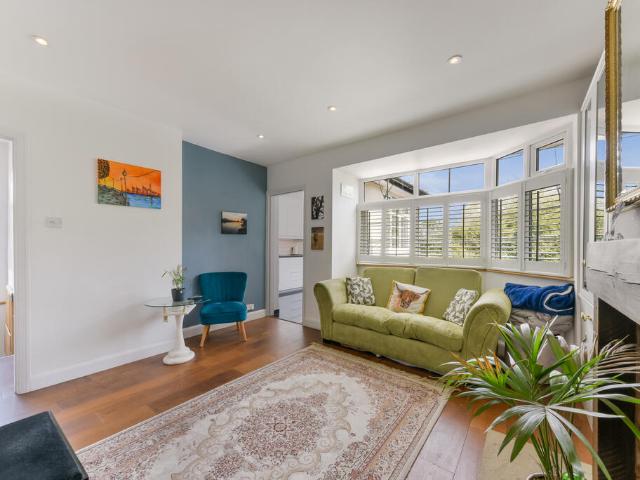 Duplex for rent in Putney