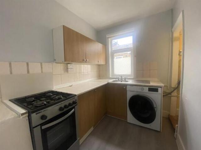 Maisonette for rent in Hendon, Greater London