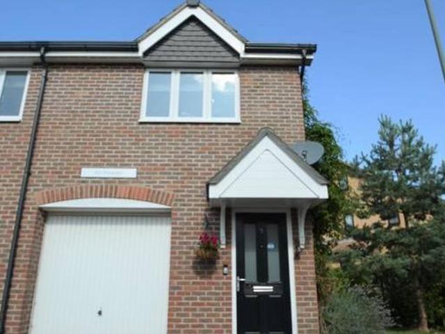 House for rent in Surrey