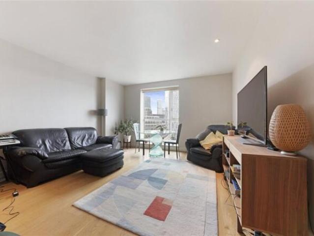 Maisonette for rent in Cat Hill