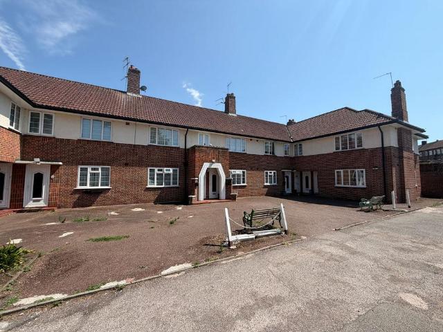 Flat for sale in Lower Halliford, Surrey