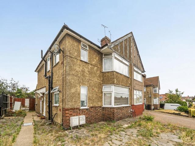 Flat for sale in Northumberland Heath, Greater London