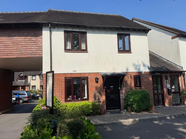 Flat for sale in Ringwood, Ashurst Bridge