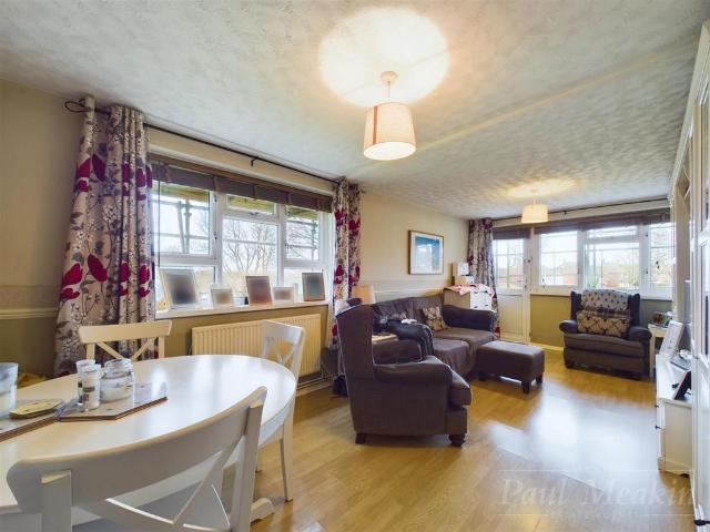 Flat for sale in London Borough of Croydon, Greater London
