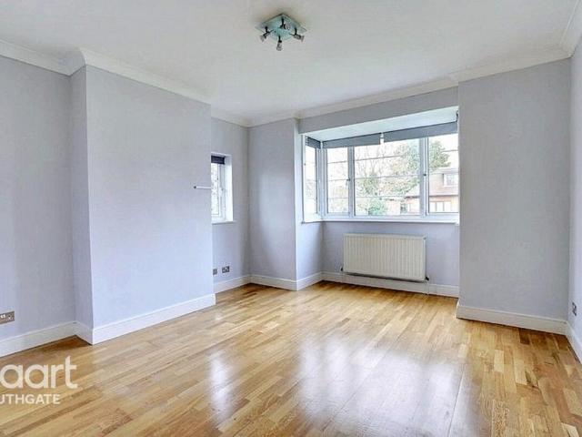 Flat for sale in Cockfosters, Isle Of Man