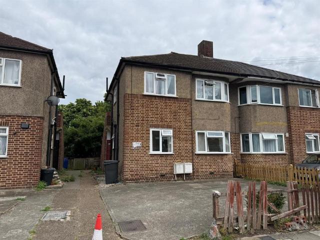 Flat for sale in London Borough of Merton, Mitcham