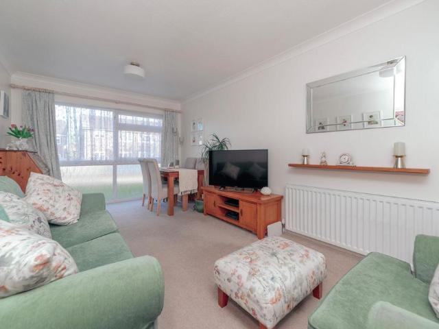 Flat for sale in Broadwater, Shephall