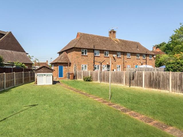Flat for sale in Milford, Fole