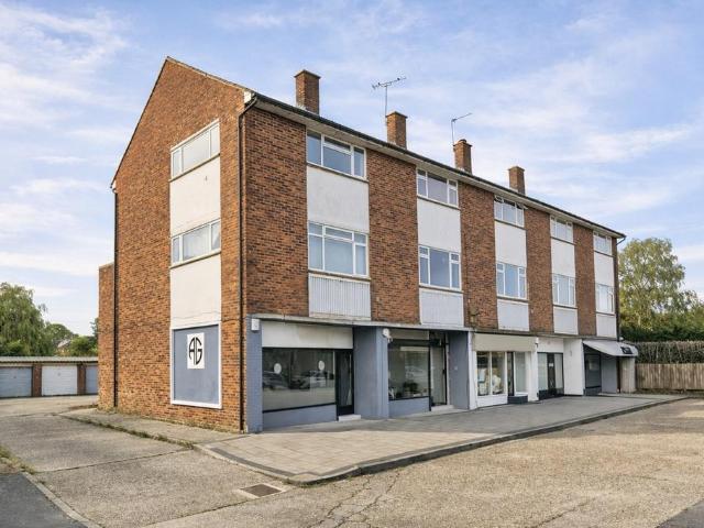 Flat for sale in St Albans, Five Acres
