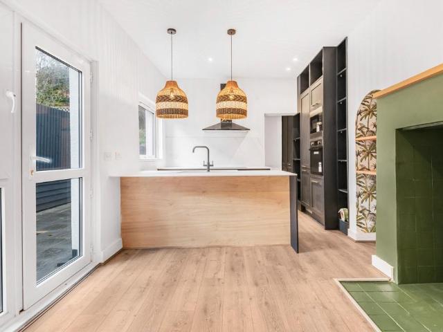 Flat for sale in Blacklands, Guestling Green