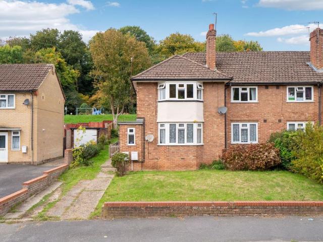 Flat for sale in Totteridge, Tylers Green