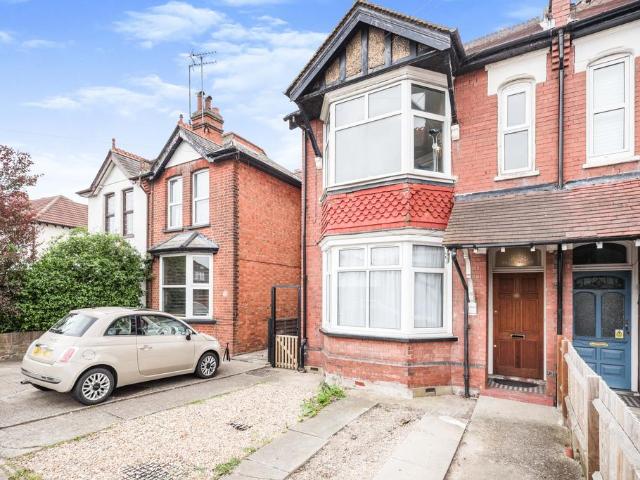 Flat for sale in Pinner, Greater London