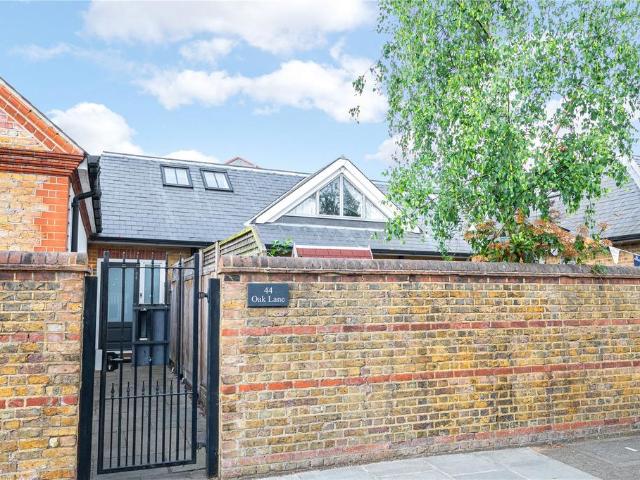Flat for sale in St Margarets, Greater London