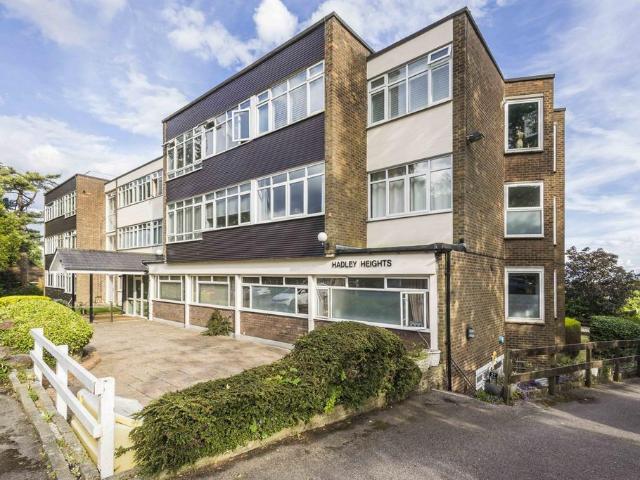 Flat for sale in Barnet, High Barnet