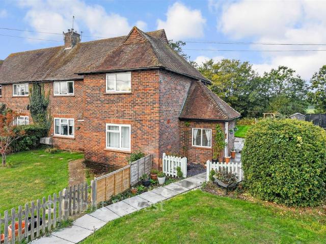 Flat for sale in Cranleigh, Waverley