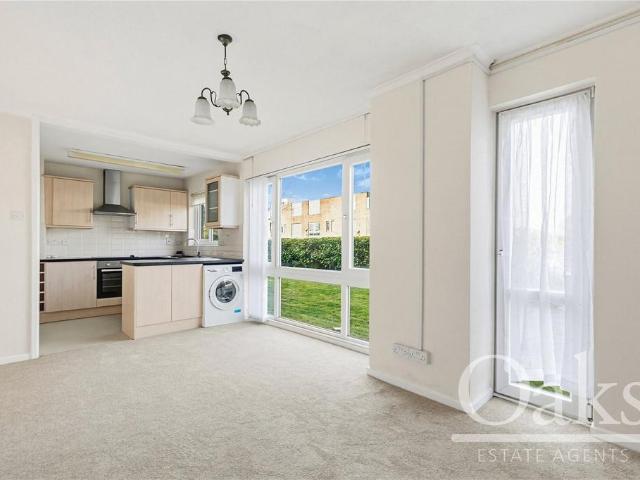 Flat for sale in London Borough of Croydon, Addiscombe