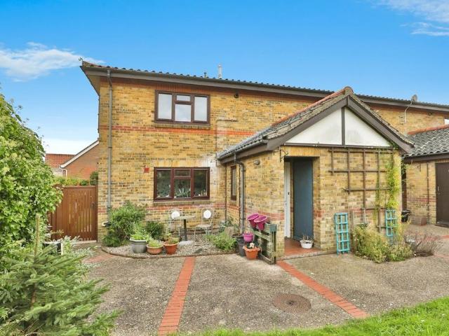 Flat for sale in East Bank, Norfolk