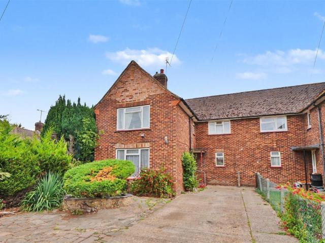 Flat for sale in Wexham and Ivers Community Board, George Green