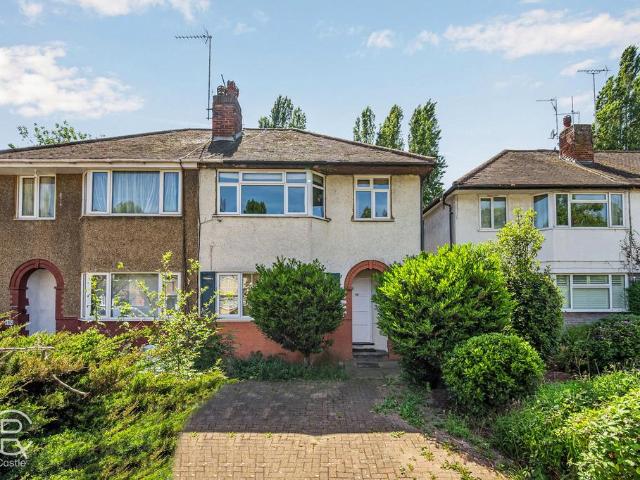 Flat for sale in London Borough of Ealing, Park Royal