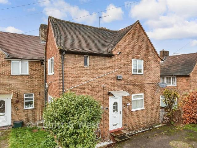 Flat for sale in Beddington, Greater London