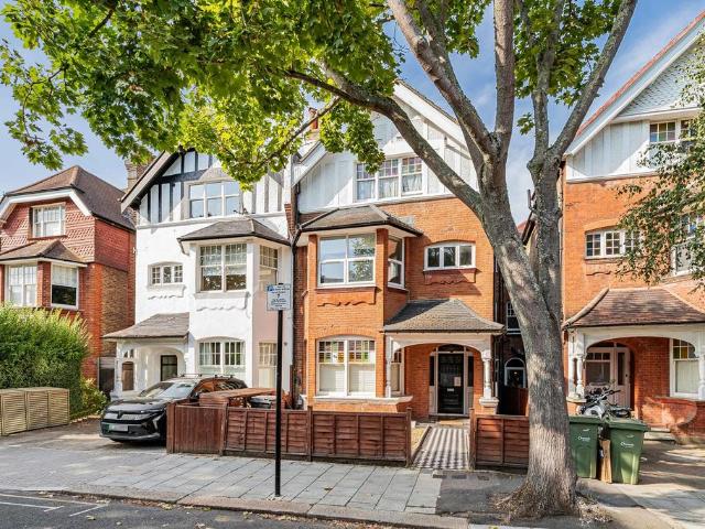 Flat for sale in Manor Park, Greater London