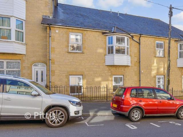 Flat for sale in Cowlease, Ventnor
