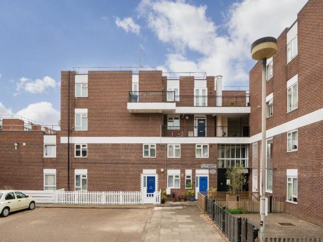 Flat for sale in Bethnal Green, Greater London