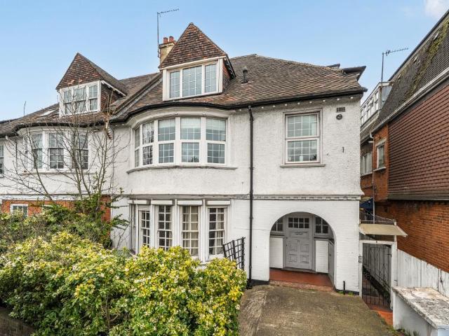Flat for sale in West Hampstead, Greater London