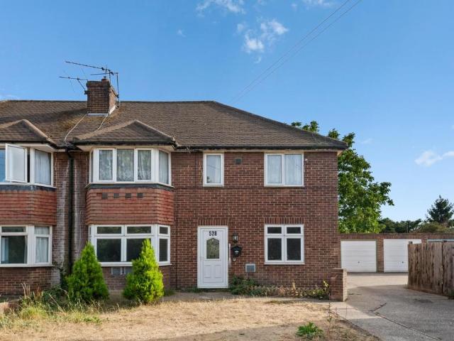 Flat for sale in West Drayton, Greater London