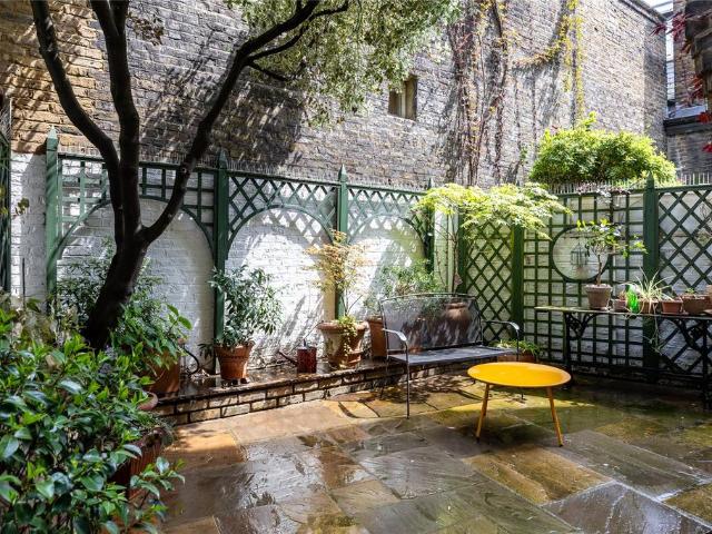 Flat for sale in Chelsea, Greater London