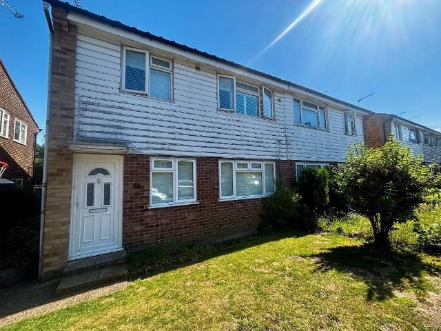 Flat for sale in London Borough of Croydon, Selsdon