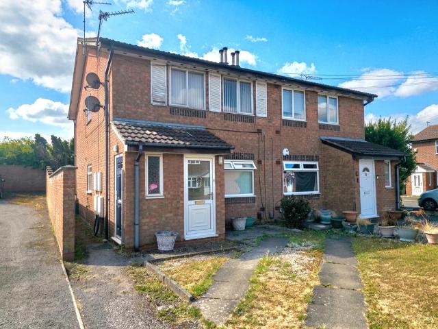 Flat for sale in Camp Hill, Warwickshire