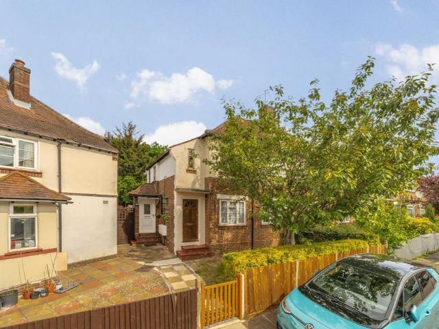 Flat for sale in Greater London
