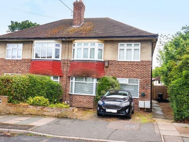 Flat for sale in Petts Wood, Greater London